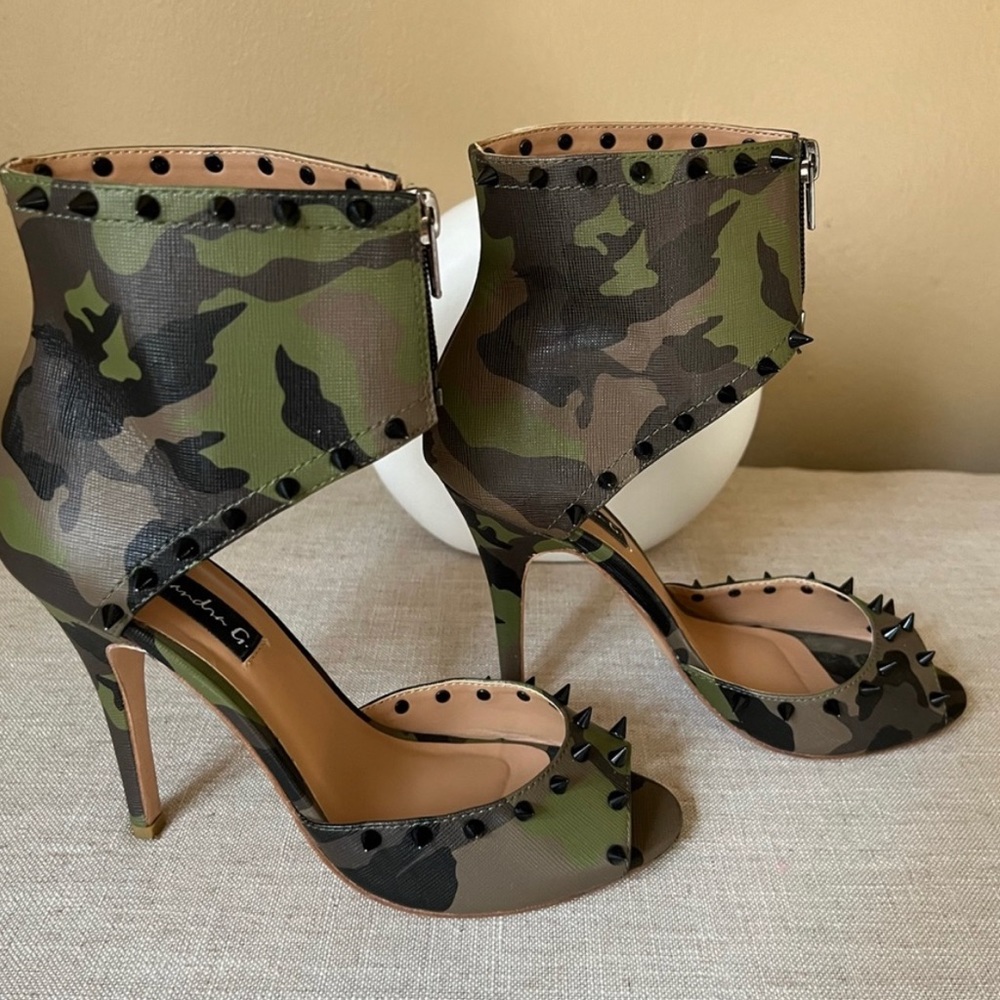 Camo, Army, Military print open toe heels black spike studs. Halloween Size 7.